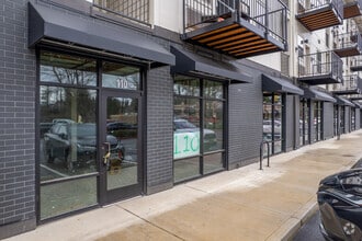 5765 Commercial St SE, Salem, OR à louer Photo de l’immeuble– Image 1 sur 4