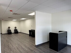 500 N Indiana Ave, Englewood, FL à louer Photo intérieure– Image 1 sur 9