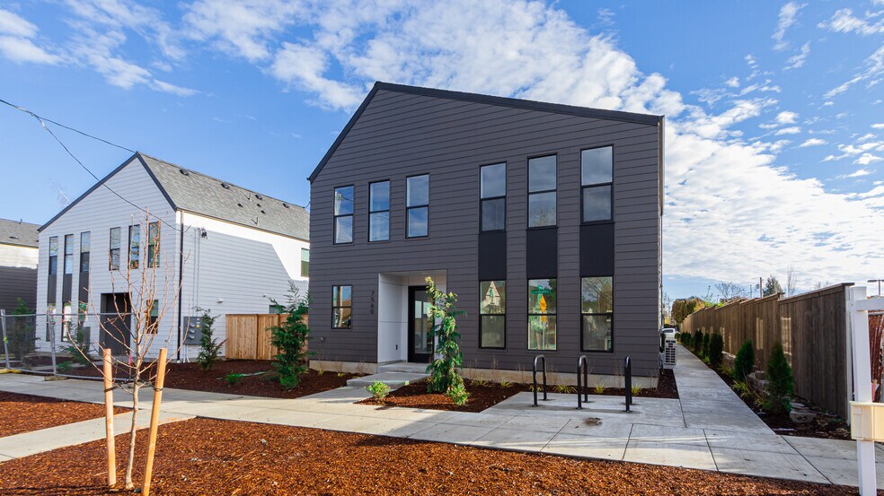 7560 N Emerald Ave, Portland, OR à vendre - Photo principale – Image 1 sur 10