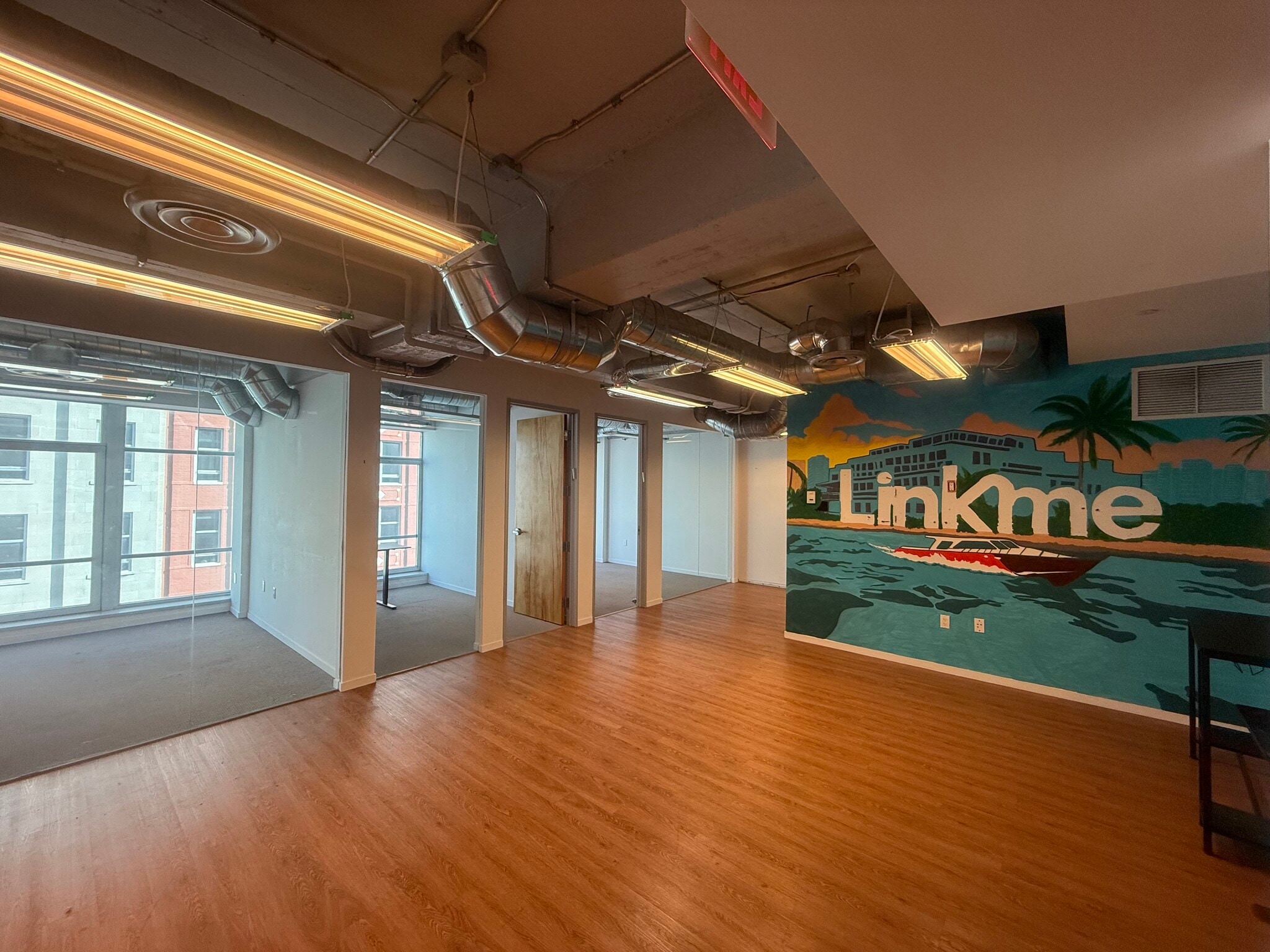 14 NE 1st Ave, Miami, FL à louer Photo intérieure– Image 1 sur 8