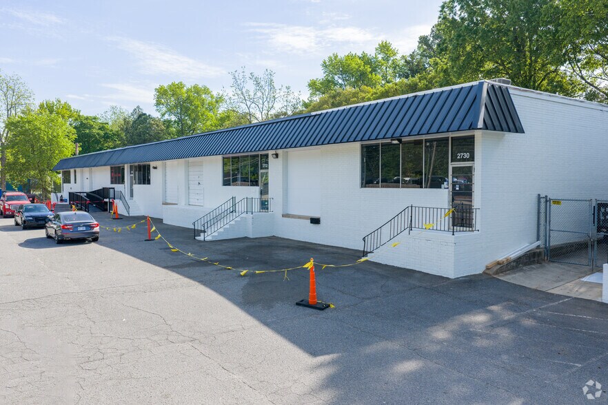 2700-2740 N Graham St, Charlotte, NC à louer - Photo de l’immeuble – Image 1 sur 15