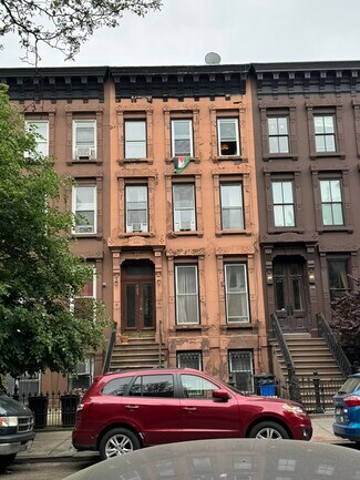 Plus de détails pour 128 Hancock St, Brooklyn, NY - Logement à vendre