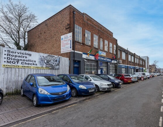 42-56 Hassop Rd, Londres à vendre - Photo de l’immeuble – Image 2 sur 2