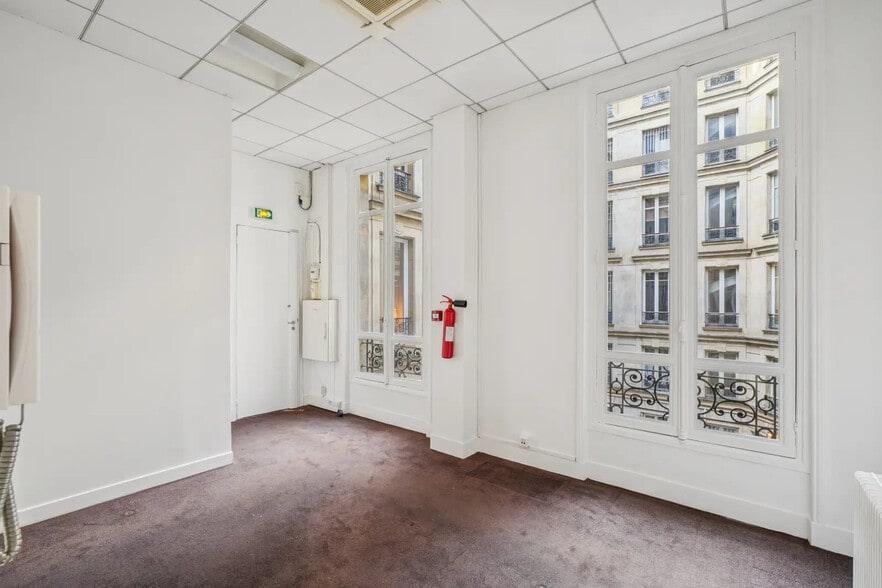 61 Rue De L'Arcade, Paris à louer - Photo intérieure – Image 2 sur 26
