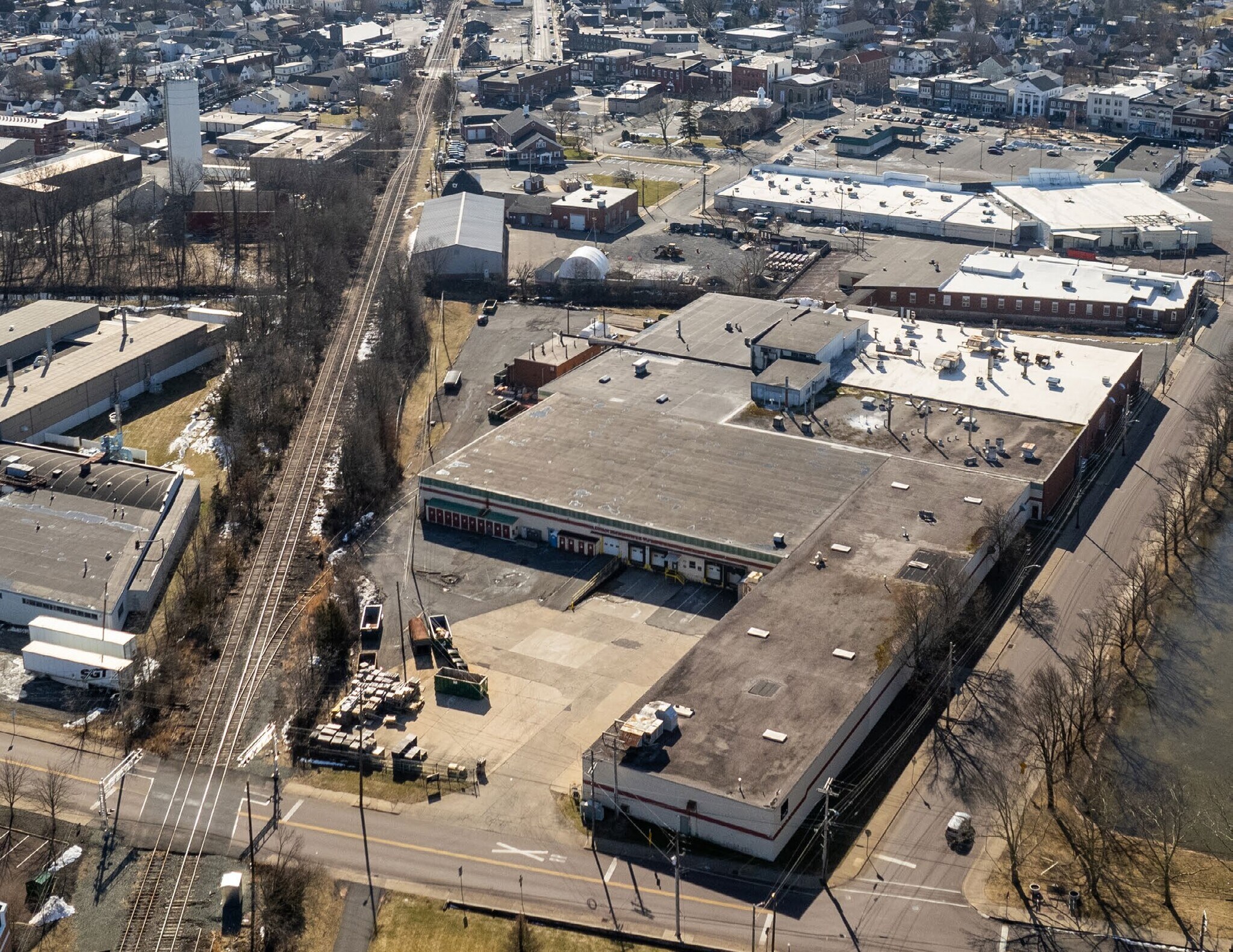 45 N 4th St, Quakertown, PA à louer Aérien– Image 1 sur 16