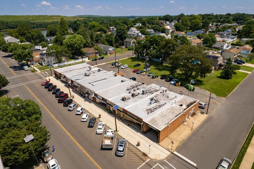 316 Broad St, Florence, NJ à vendre - Photo de l’immeuble – Image 3 sur 29
