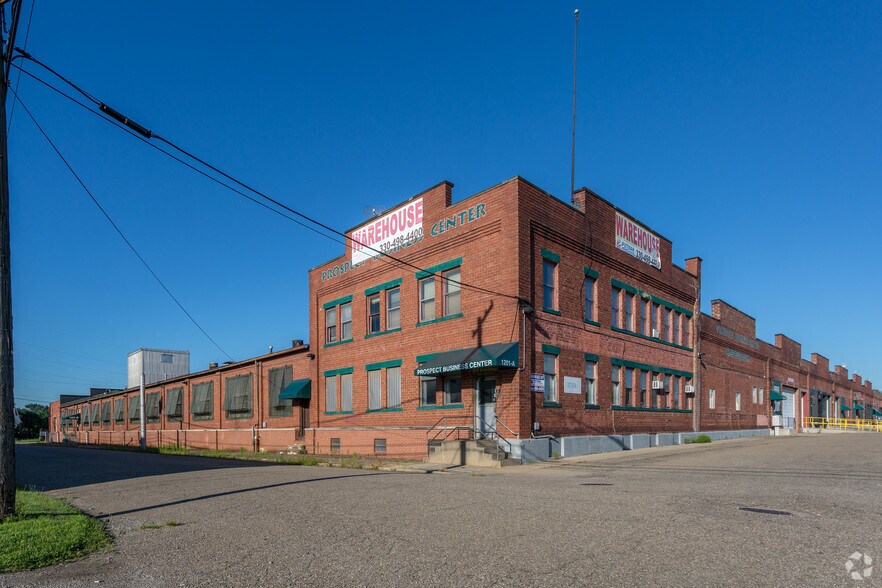 1502 12th St SW, Canton, OH à louer - Photo principale – Image 1 sur 13