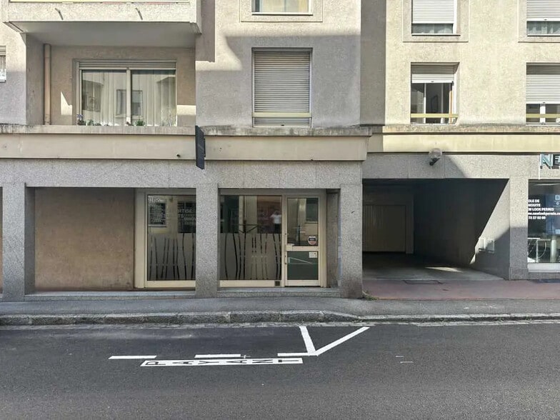 Bureau dans Fontaines-sur-Saône à vendre - Photo de l’immeuble – Image 3 sur 8