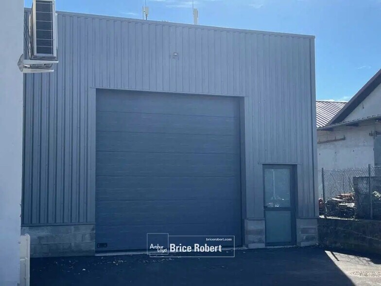 72 Avenue Des Bruyères, Décines-Charpieu à louer - Photo de l’immeuble – Image 2 sur 5