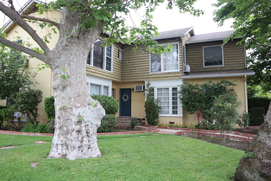 11755 Moorpark St, Studio City, CA à vendre - Photo de l’immeuble – Image 2 sur 24