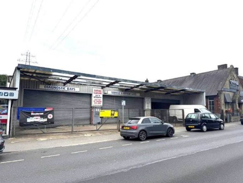 143 Wakefield Rd, Huddersfield à vendre - Photo principale – Image 1 sur 2