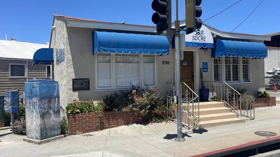 8200 Allison Ave, La Mesa, CA à louer - Photo de l’immeuble – Image 1 sur 9