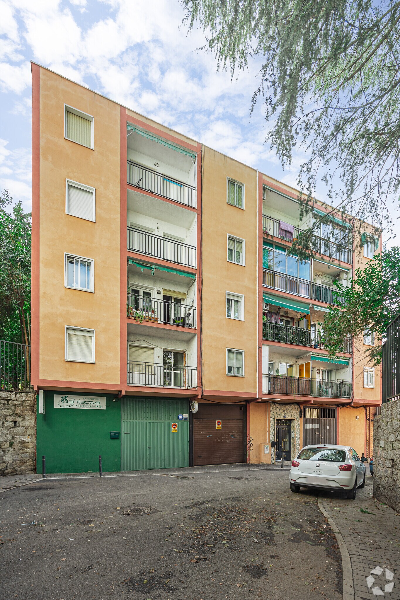 Immeuble residentiel dans Collado Villalba, Madrid à vendre Photo principale– Image 1 sur 4