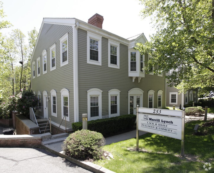 253 Post Rd W, Westport, CT à louer - Photo principale – Image 1 sur 4