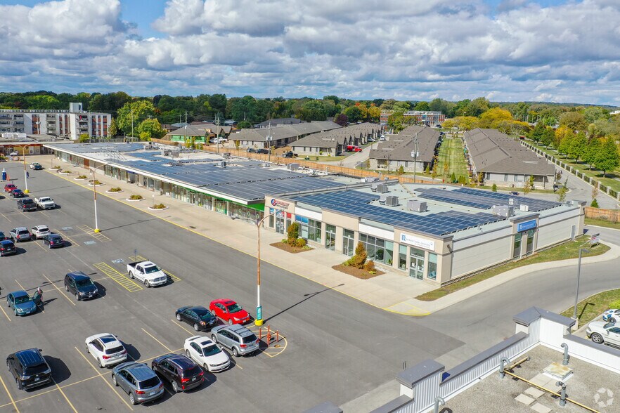 200 Fitch St, Welland, ON à louer - Photo de l’immeuble – Image 3 sur 5