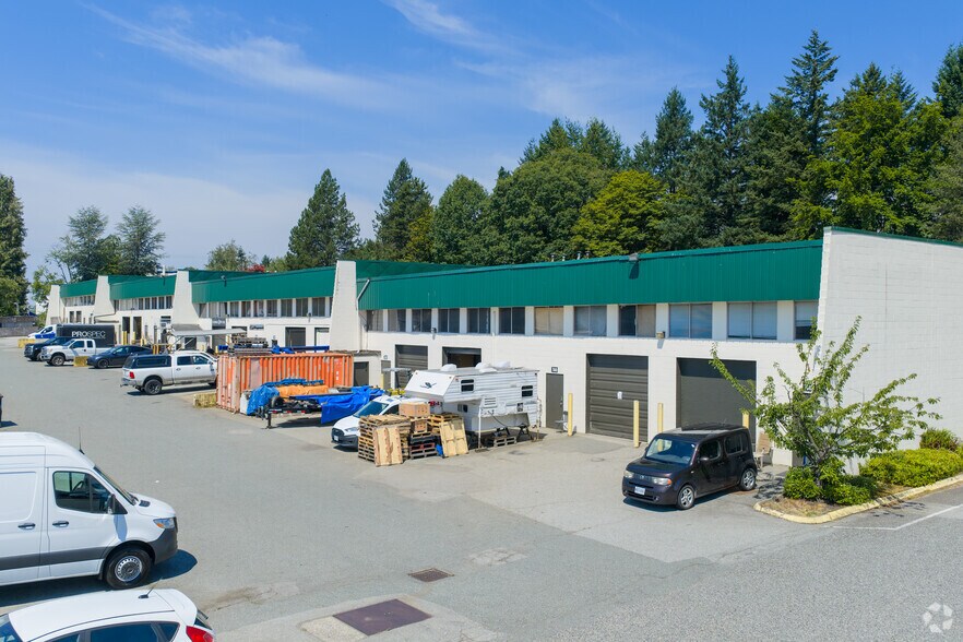 7618-7648 Winston St, Burnaby, BC à louer - Photo de l’immeuble – Image 2 sur 3