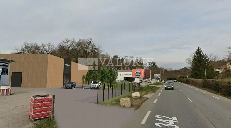 Local commercial dans Saint-Genis-Laval à louer - Photo de l’immeuble – Image 2 sur 8