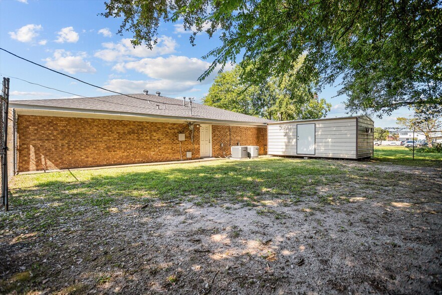 609 Ellis Ave, Lufkin, TX à vendre - Photo de l’immeuble – Image 2 sur 25