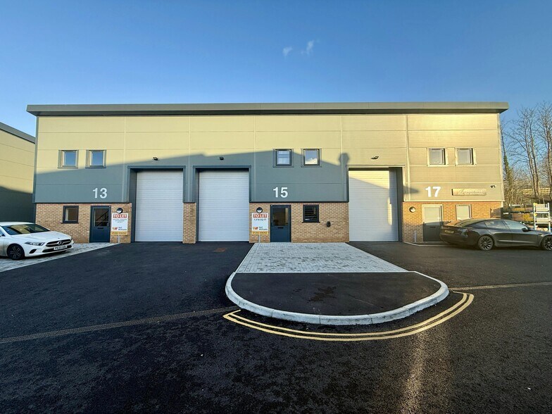 Embankment Way, Ringwood à louer - Photo de l’immeuble – Image 3 sur 17
