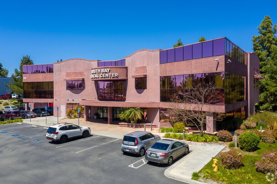 841 Kuhn Dr, Chula Vista, CA à vendre - Photo de l’immeuble – Image 2 sur 6