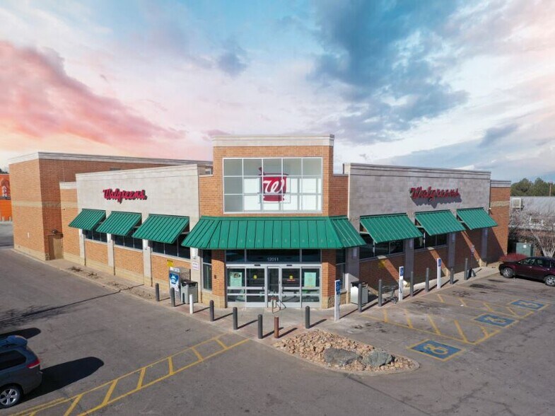 12011 E Iliff Ave, Aurora, CO à vendre - Photo de l’immeuble – Image 1 sur 6