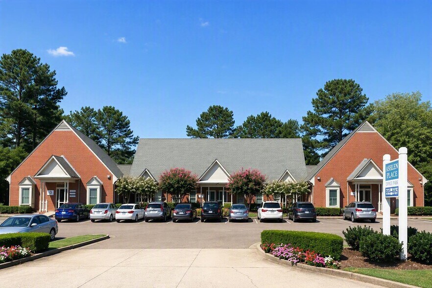 4045 Wetherburn Way, Peachtree Corners, GA à louer - Photo de l’immeuble – Image 1 sur 4
