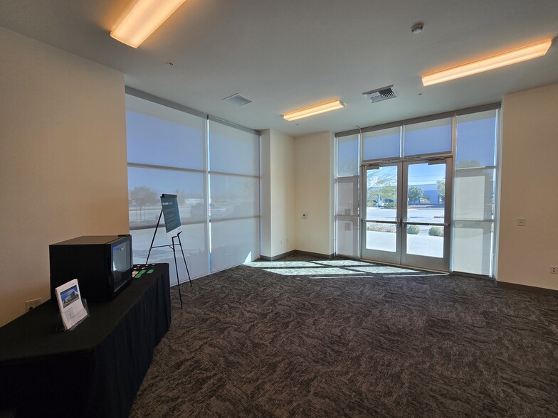 23840-23842 Rider St, Perris, CA à louer - Photo de l’immeuble – Image 2 sur 67