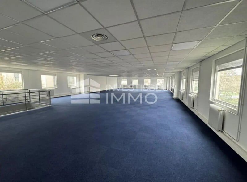 Local d’activités dans Lognes à louer - Photo intérieure – Image 2 sur 5