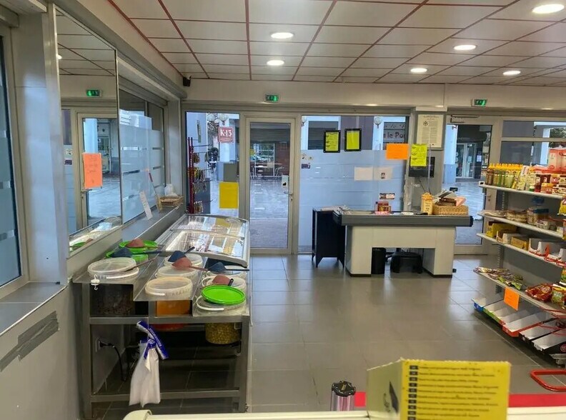 Local commercial dans Avignon à vendre - Photo de l’immeuble – Image 3 sur 5