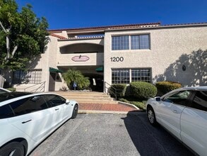 1200 Paseo Camarillo, Camarillo, CA à louer Photo intérieure– Image 1 sur 26