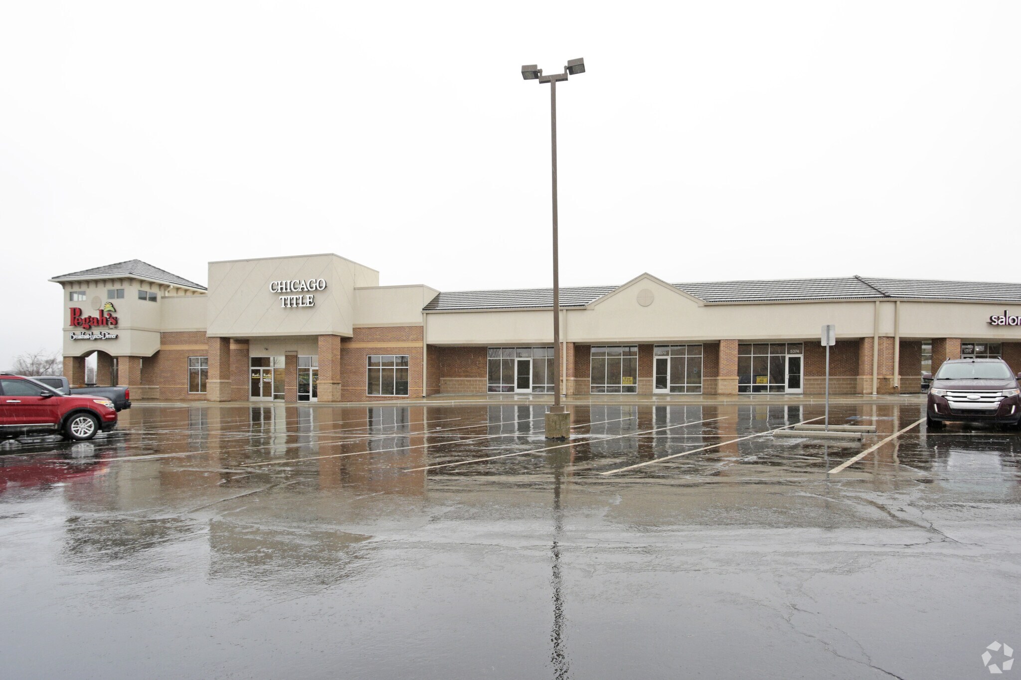Johnson Dr, Shawnee, KS à louer Photo principale– Image 1 sur 4