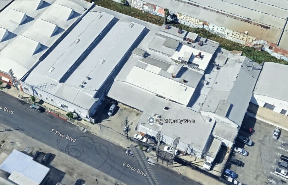 2857 E Pico Blvd, Los Angeles, CA à louer - Photo de l’immeuble – Image 2 sur 9