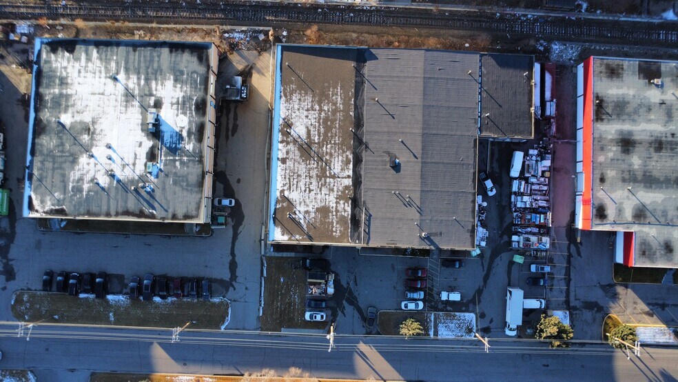 3809 9th St SE, Calgary, AB à louer - Photo de l’immeuble – Image 2 sur 8