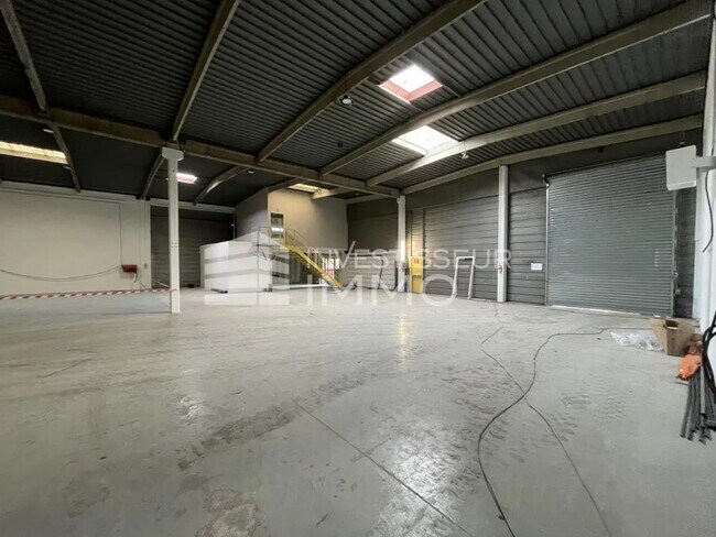 Plus de détails pour Industriel/Logistique à vendre