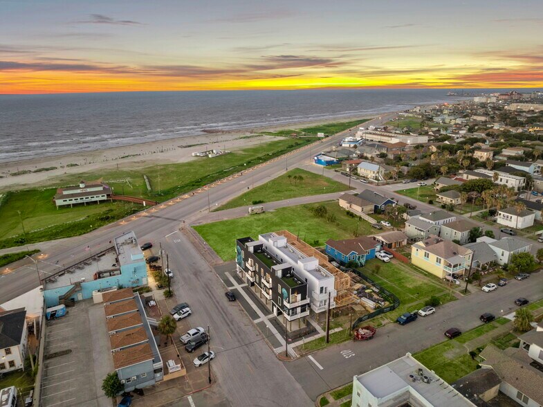 807 Avenue K, Galveston, TX à vendre - Photo principale – Image 2 sur 15