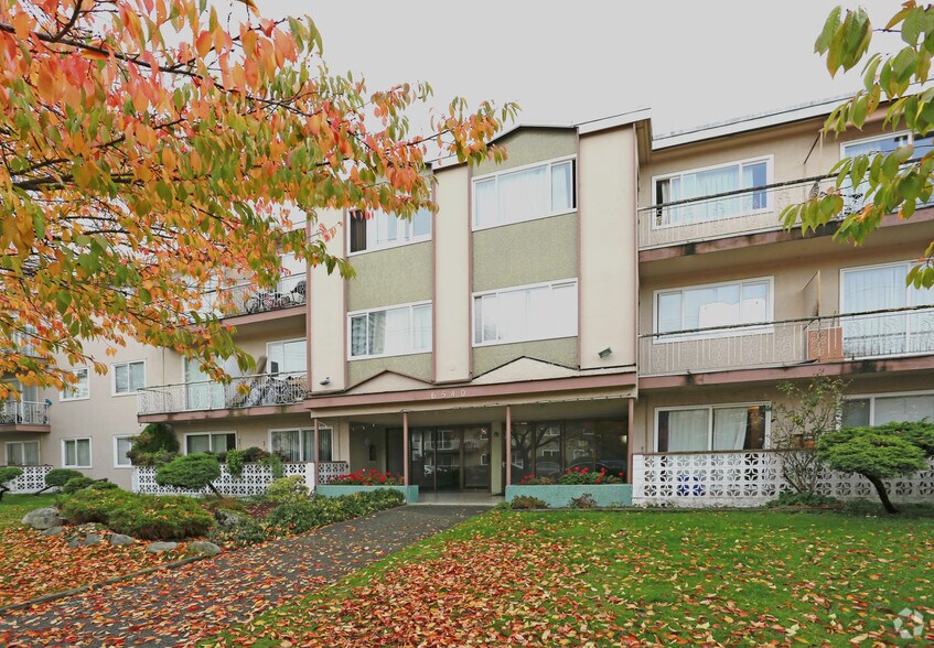 6540 Telford Av, Burnaby, BC à vendre - Photo de l’immeuble – Image 2 sur 8