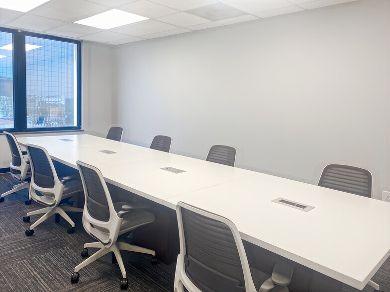 W 3rd St, Winston-Salem, NC à louer - Photo intérieure – Image 2 sur 18