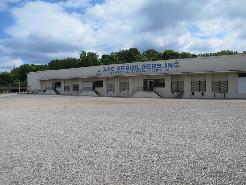 845 E E.H. Crump Blvd, Memphis, TN à vendre - Photo de l’immeuble – Image 3 sur 8
