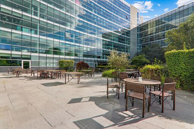 Plus de détails pour 3 Rue Joseph Monier, Rueil-Malmaison - Bureau à louer