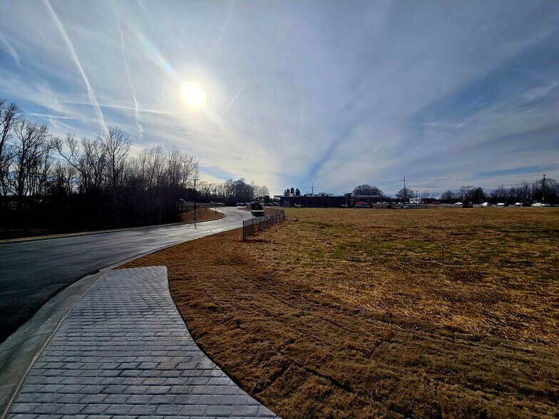 8283 Reidville Rd, Greer, SC à vendre - Photo principale – Image 1 sur 9