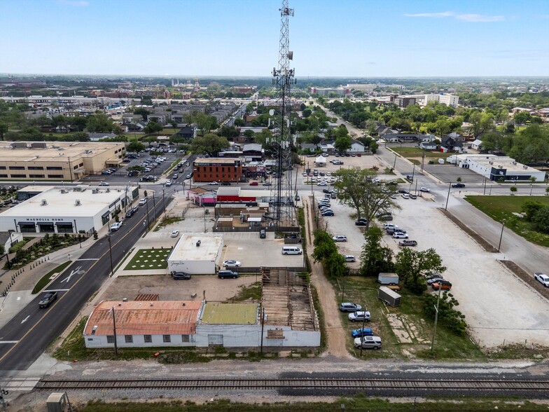 401 S 8th St, Waco, TX à vendre - Photo de l’immeuble – Image 3 sur 12
