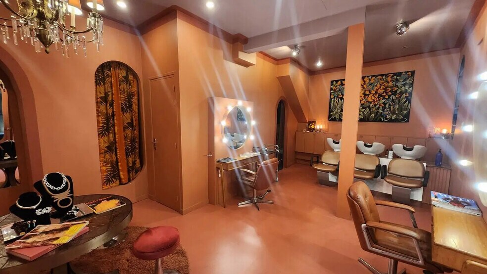 Local commercial dans Paris à louer - Photo de l’immeuble – Image 2 sur 7