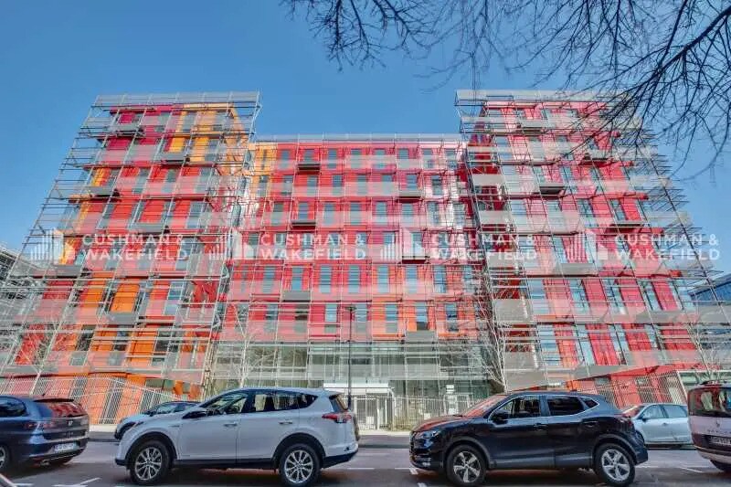 19 Rue Stephenson, Montigny-le-Bretonneux à louer - Photo de l’immeuble – Image 2 sur 20