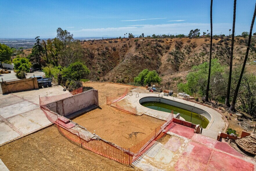 609 W Highland Dr, Camarillo, CA à vendre - Photo de l’immeuble – Image 3 sur 18