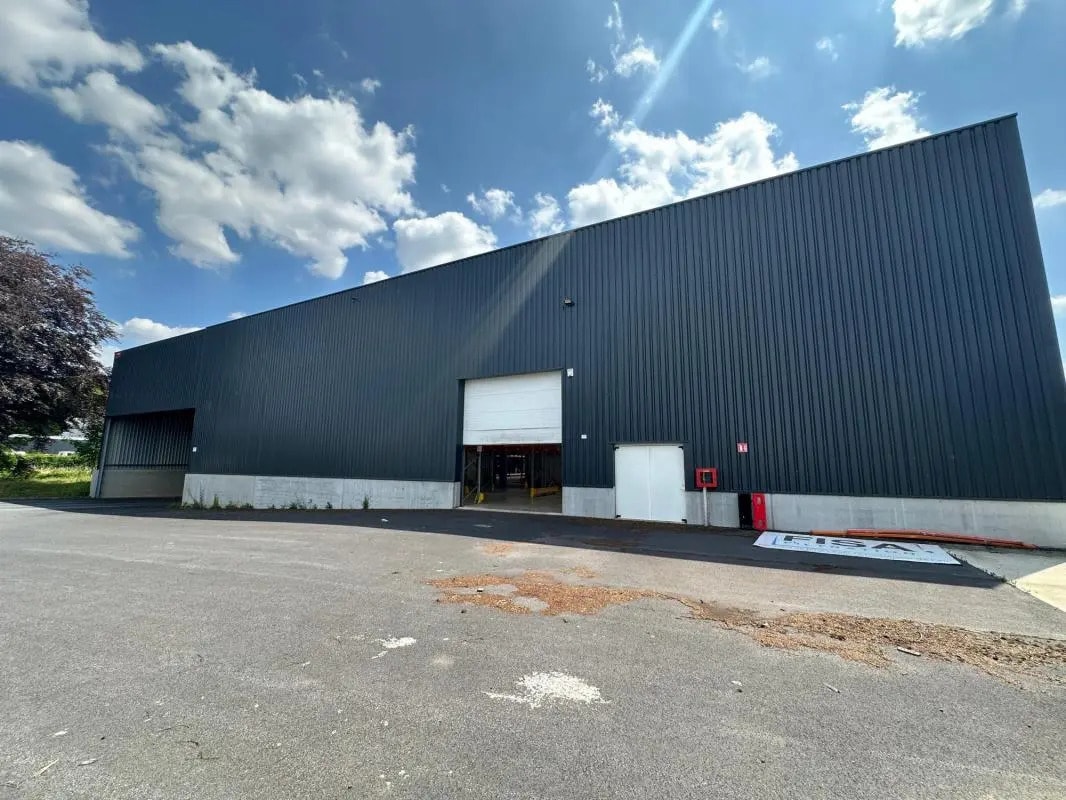 Industriel/Logistique dans LA CHAPELLE-D'ARMENTIERES à vendre Photo de l’immeuble– Image 1 sur 18