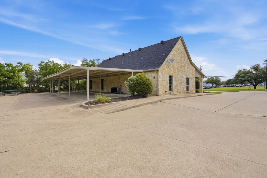 914 Foster Ln, Weatherford, TX à louer - Photo de l’immeuble – Image 2 sur 16