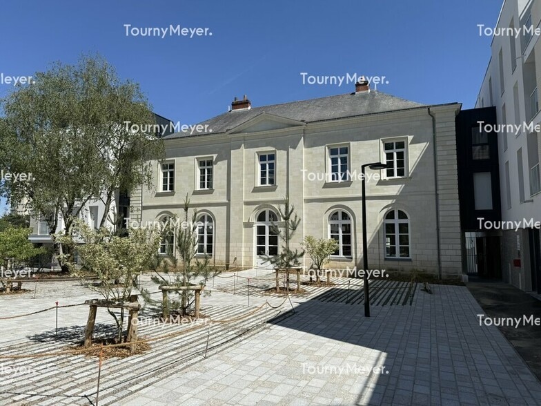 107 Rue Pierre Yvernogeau, Nantes à louer - Photo de l’immeuble – Image 1 sur 3