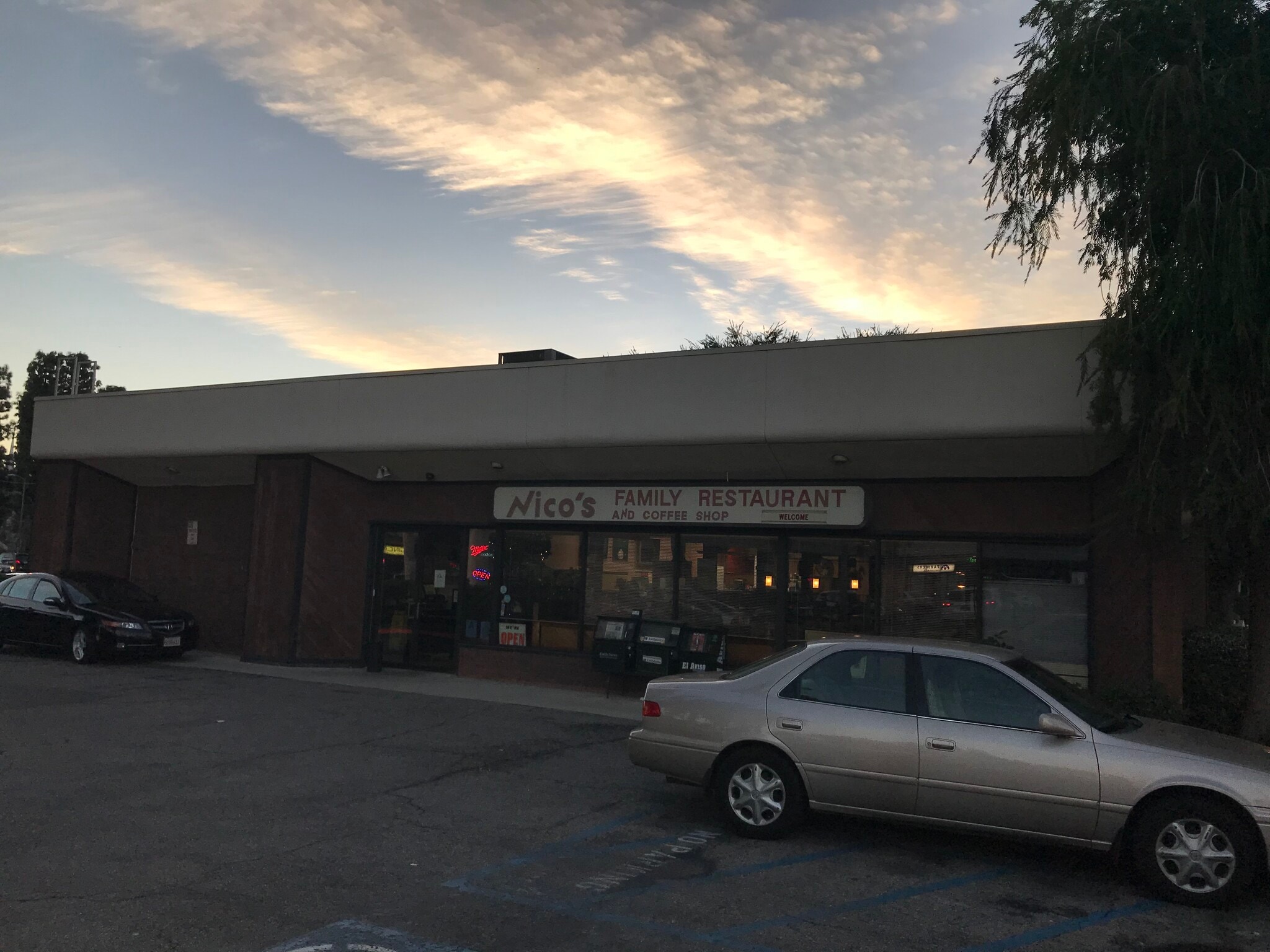 7138 Shoup Ave, Canoga Park, CA à louer Photo intérieure– Image 1 sur 4