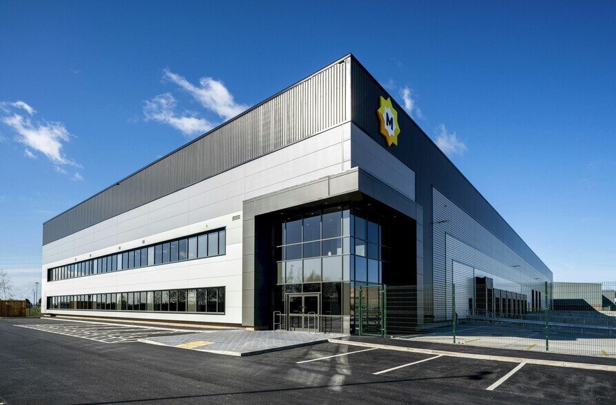 Stirling Rd, Liverpool à louer - Photo de l’immeuble – Image 2 sur 23