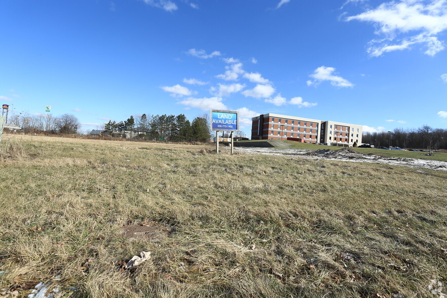 5801 Interstate Blvd, Youngstown, OH à vendre - Photo de l’immeuble – Image 3 sur 4